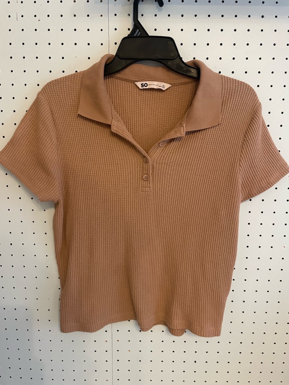 SO Short Sleeve Waffle-Knit Polo Top in Taupe